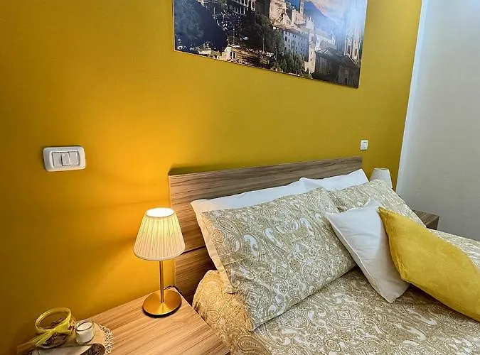 Paradise Centro * Rome